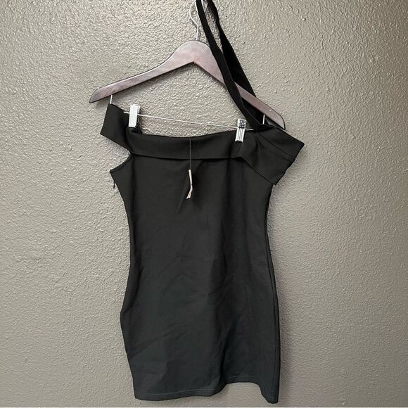 NWT Revolve x Superdown Linda Asymmetric Bodycon Dress in Black | Size M - Picture 4 of 9